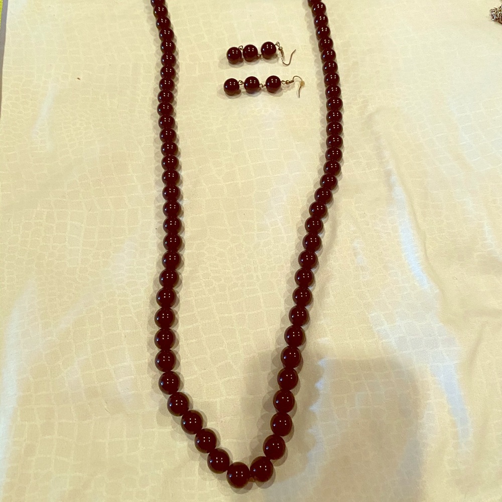 Necklace and earring set